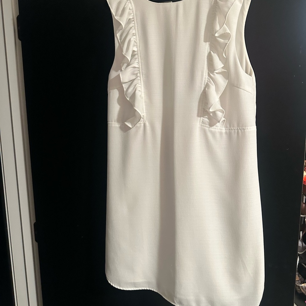 Elegant White Ruffle Sleeveless Dress